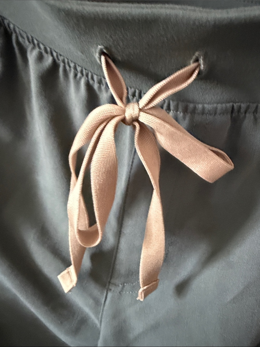 Figs scrub Olive Green Jogger Pants with Tan Drawstring size L - Picture 4 of 8